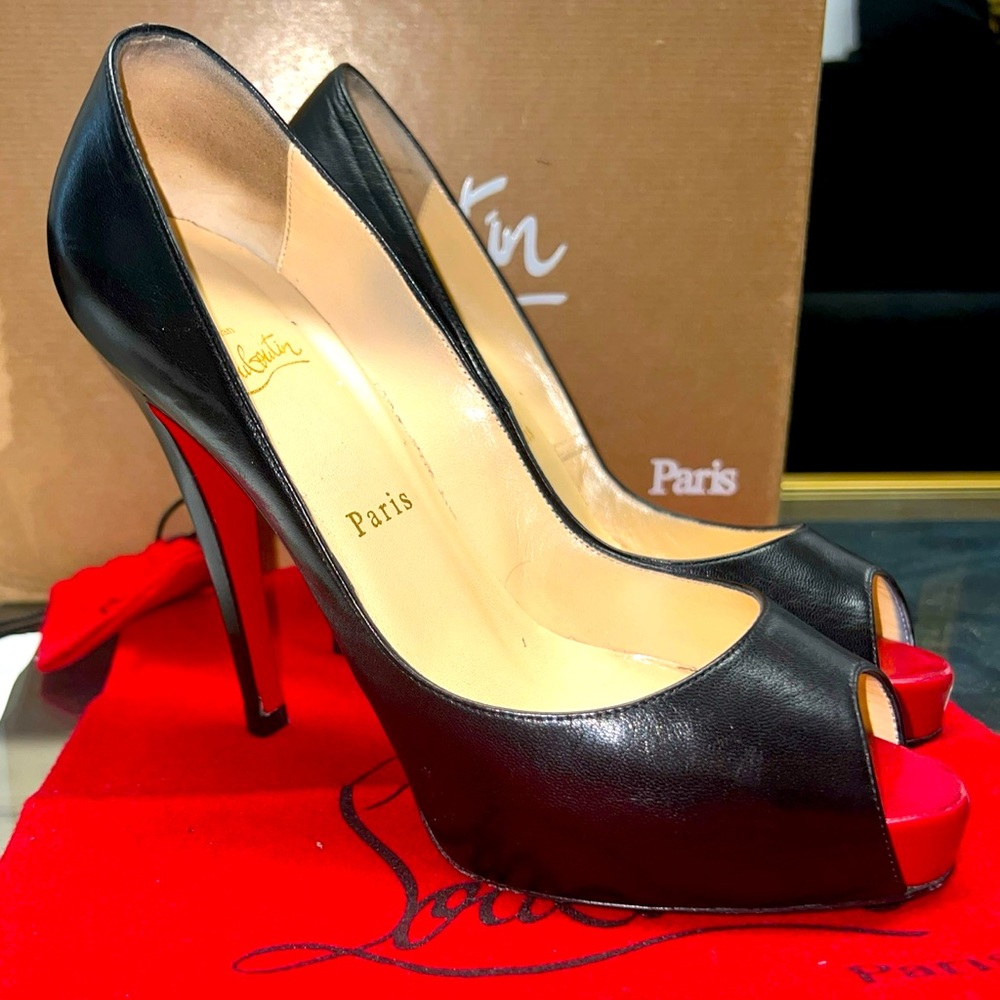 CHRISTIAN LOUBOUTIN Very Privé 120 Kid Patent Leather Pumps Black Sz 38 Preloved